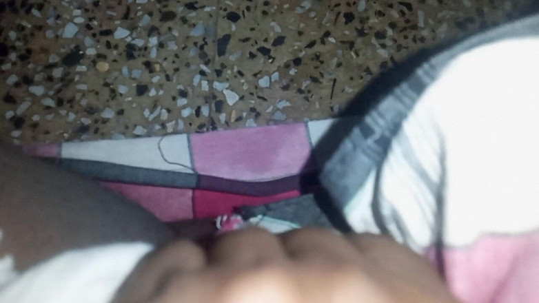 Hungry cliff: Indyjski chłopak ssie żonę cipki