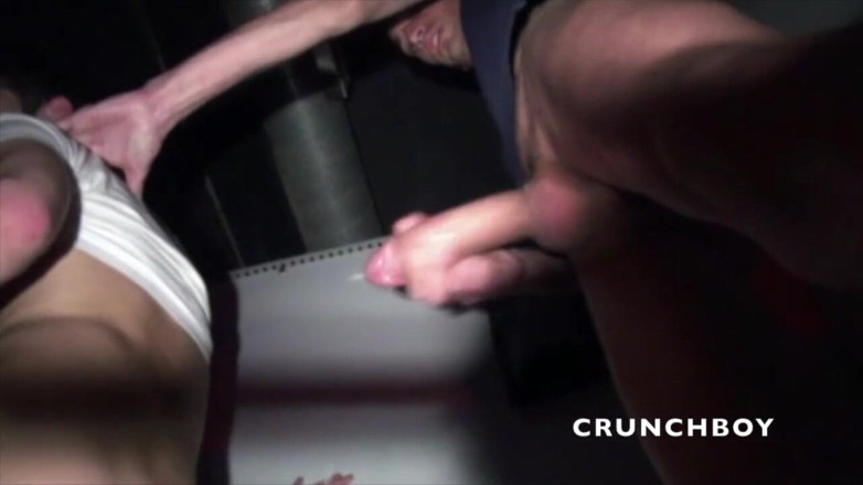 Crunch Boy: Emilio wysysa arabskiego dużego kutasa w chłopca berry glory dziury