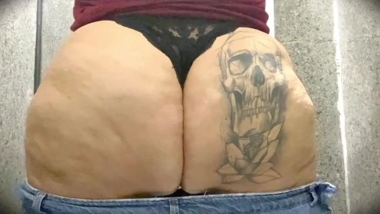 Mary Jhuana: Naughty BBW in the Mall Bathroom