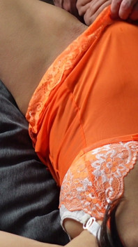 Dildo Strap-On Besar Mirip Tangan dan Kepalan Tangan, Fiting, Squirting, MILF Brunette Panas, Ekstrem