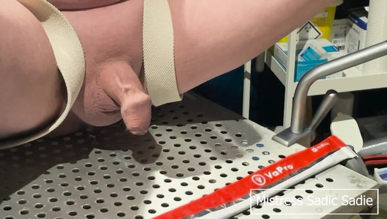 Sadic Sadie: 간단한 카테터 시연, 그의 요도를 넓히다