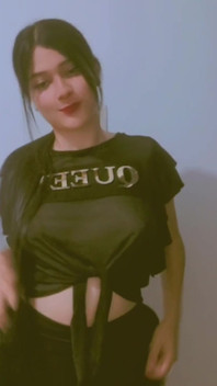 Pelakon Colombia menunjukkan teteknya yang kaya