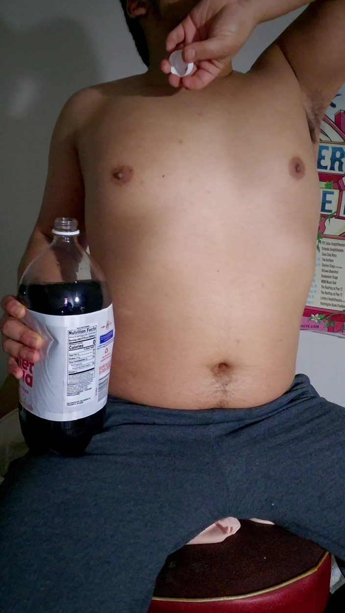 NakyJoss: Belly Okay s Pepsi a Mentos Engorged Belly