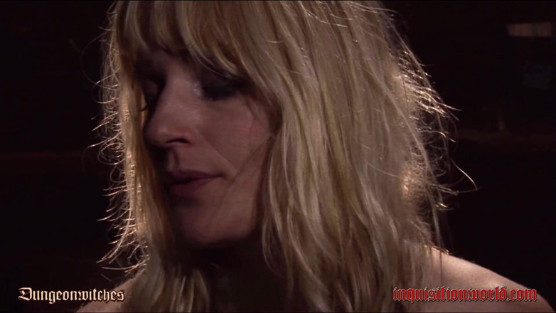 Inquisition and prison world: Amalia förhör med en ung healer