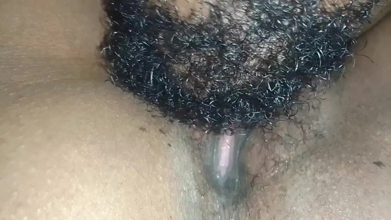 DFLOW69: Él lame mi coño y culo y me da una...