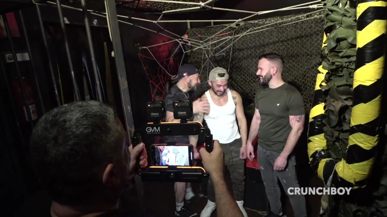 HARD BAREBACK PORN BY JESS ROYAN: Cameră cu actori porno futându-se împreună