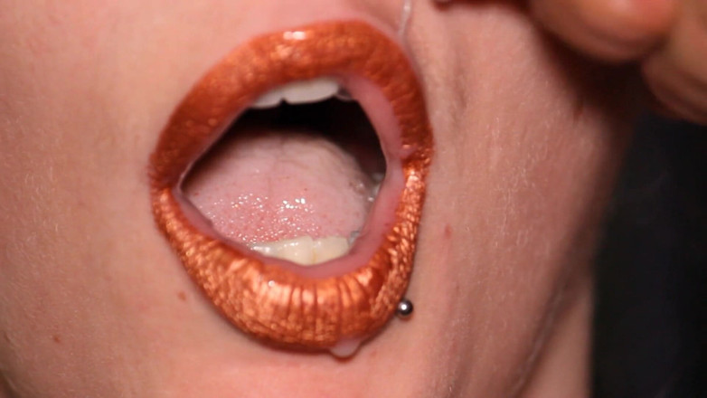 GamerGirlRoxy: Éjaculation sur mes lèvres métalliques : six charges