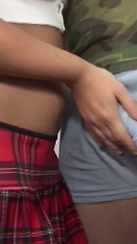 Explodující milf sezení