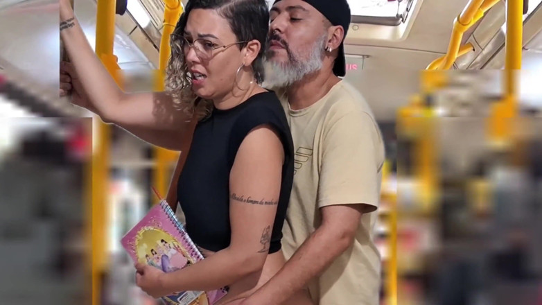Gabi SweetCouplesStories: Sürtük öğrenci otobüste boşalıyor