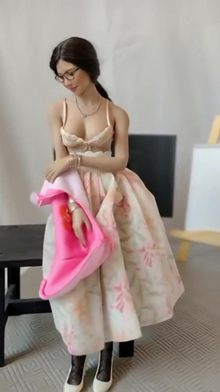 PeacefulDigit325: Angela - guru penari striptis