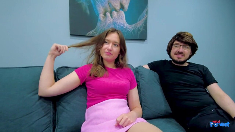 Nerd Pervert: Ellie eastleigh - gadis yang suka sama dua cowok
