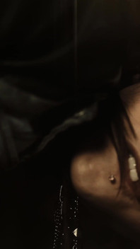 Gina snake prende un cazzo enorme nel suo buco crudo