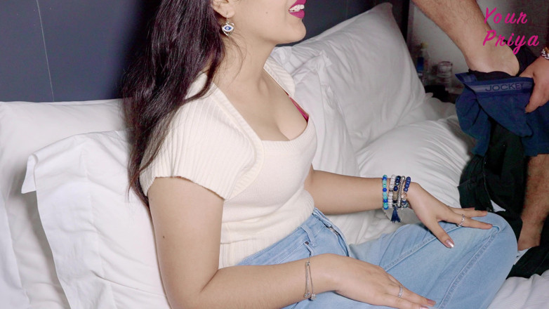 Your Priya: Pt-1 Hot Saali Tinggal Di Hotel Dengan Jija Ji Kerana...