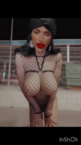 Sissy Slut Brianna: Я мастурбую и кончаю в бензине