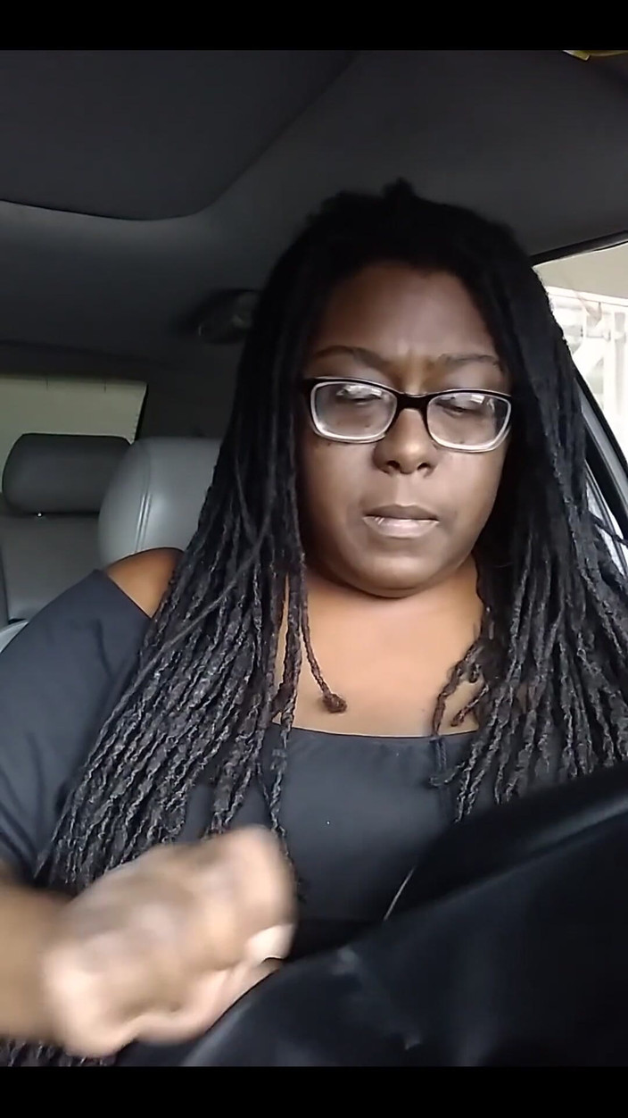 His Queen Suga: Membongkar dalam kereta