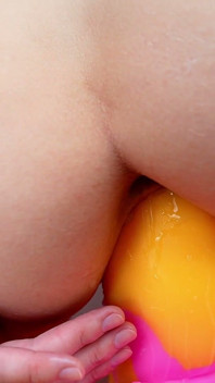 Cipka Stretch Riding My Huge Dildo i Fisting