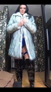 Antes de eu provar você, quero experimentar roupas de pele para você.#milf, #pov, #latina, #bigass, #romance, #joi, #fetish