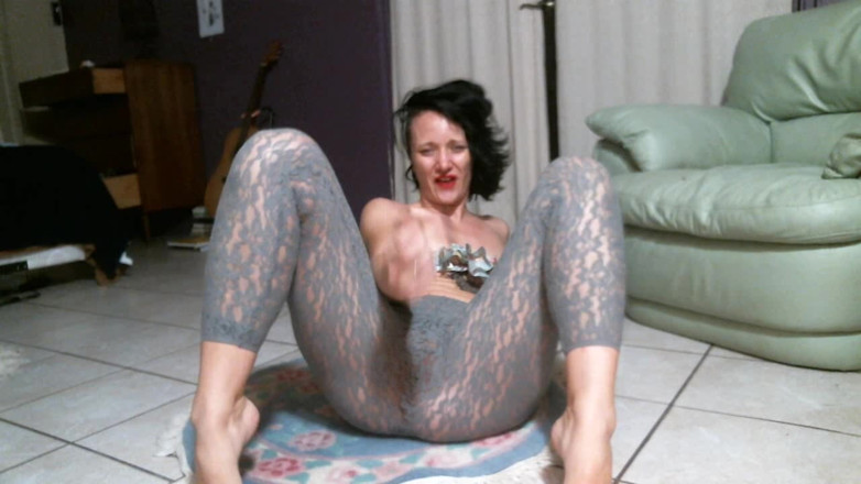 Goddess Vivian Leigh: Footjob dominazione femminile stuzzica e nega