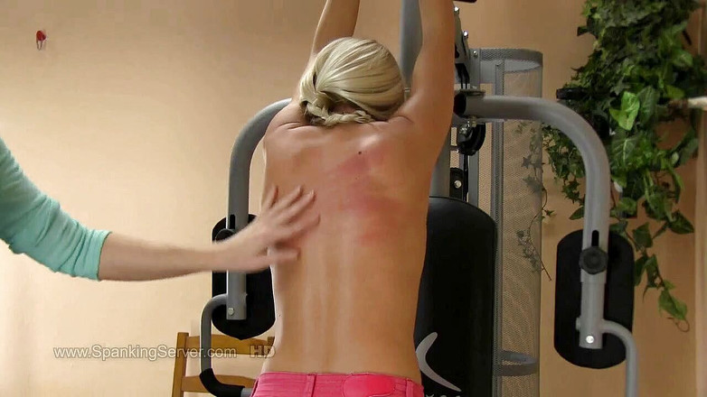 Spanking Server: Jessie dicambuk dari belakang