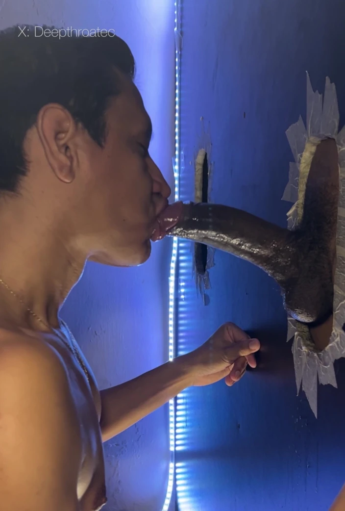 deepthroatec: 沉迷于吮吸陌生人的鸡巴