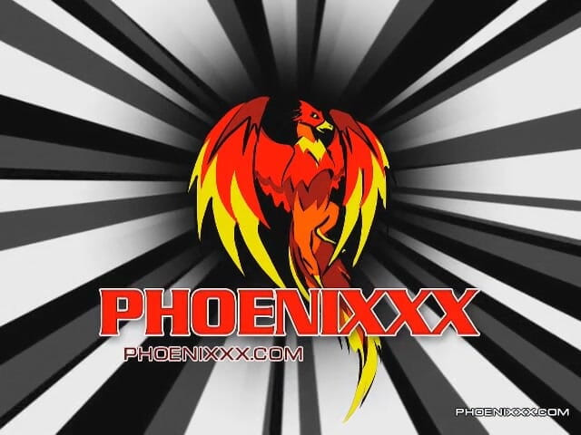 Phoenixxx: भाग्यशाली टेलर और स्टीव सनी सोफे पर चुदाई करते हैं