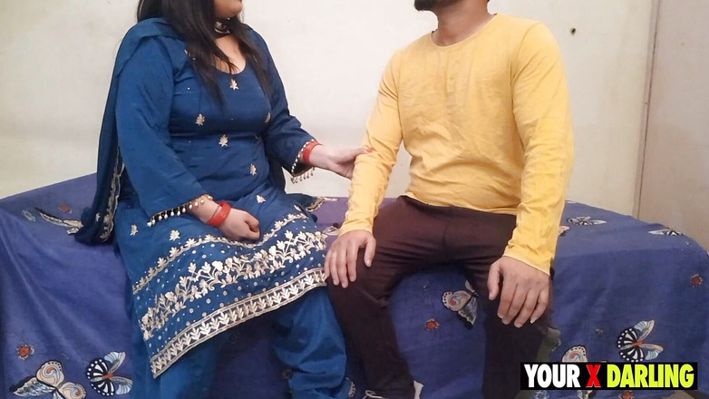 Jony Darling: 继母和她的继子睡一张床，然后和他做爱