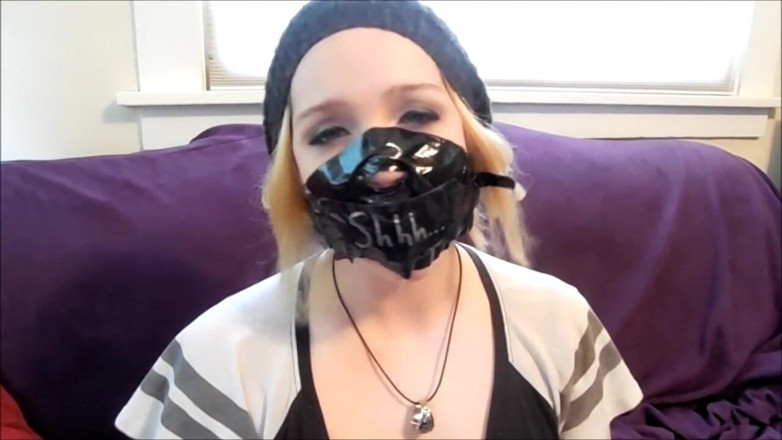 Selfgags classic: Секретница с кляпом во рту!