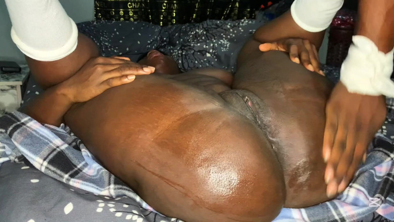 Nastyherrishome: Stoute zwarte babe probeert voor het eerst anaal