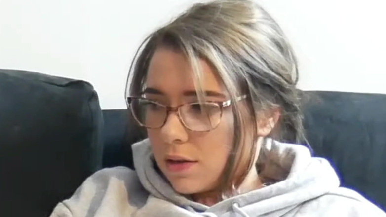 Samantha Flair: Ella mira a su hermanastra chupando padrastro y luego se...
