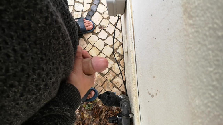 Rafael Torreano: Guy Filming Himself Wanking Outside From Eye View Perspective