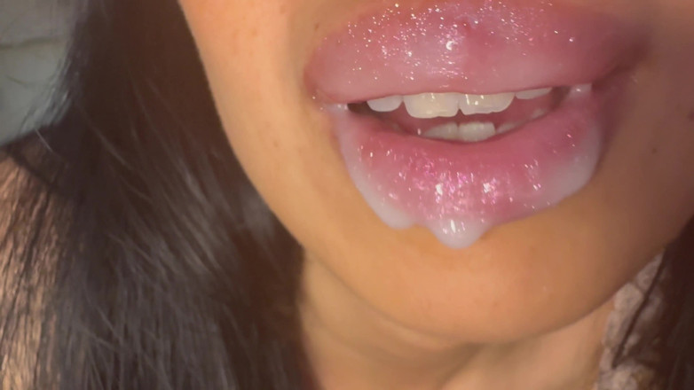Asmr_mouth: ลิปกลอสเพียบมากตอนจูบ