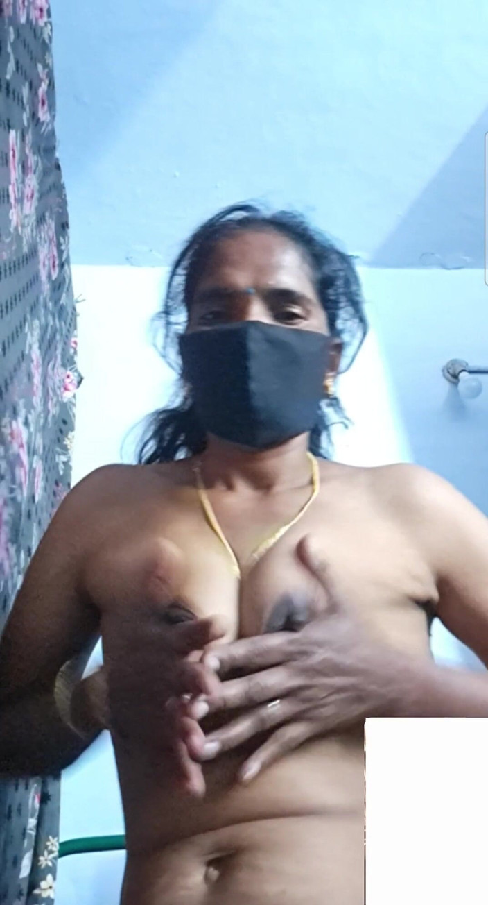 Jayaselvi: По видеосвязи тамильской тетушки