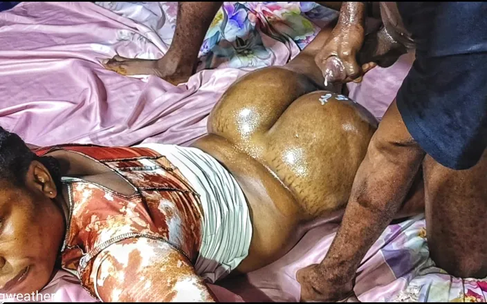 Bangweather: Early Morning Digging Her Mellon Ass