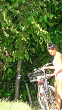 Mager tysk latina tonåring christy ley prata med utomhus knull av stranger