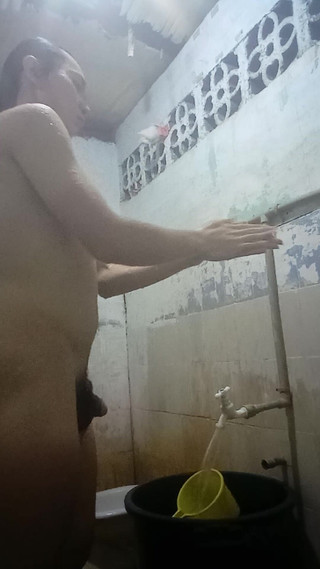 Reynalda Paler: Reyna se vykoupe v Cr, aby čichla čistě a vyčistila