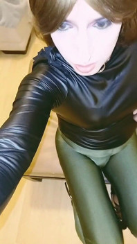 Masturbating with Leggins