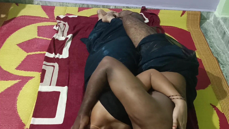 Sexy sindu: Güzel evli kadın erkek arkadaşıyla evde seks yapıyor