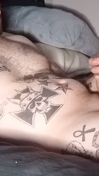 Sexy chlap si tak pěkně tře péro