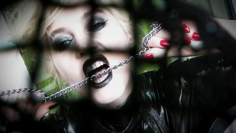 Goddess Celine: Prinsă în pânza mea de păianjen