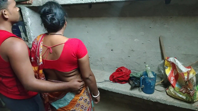 Raju Raju: Seeing the Maid Alone, the Master Stripped Her and Fucked...