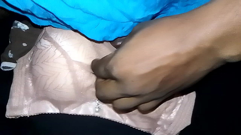Jaanu294: 흑인 대물 자지에게 따먹히는 핫한 금발 밀프