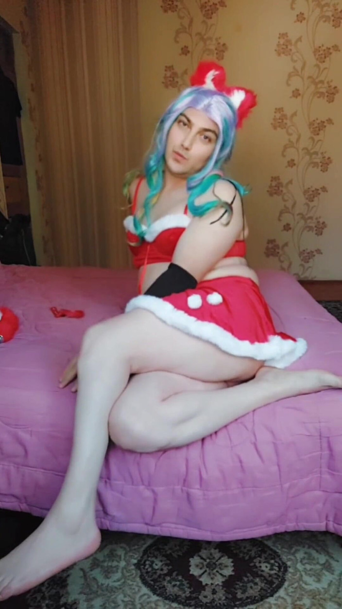 Kitty_Cross: Pantat besar melantun rutin goncang pembimbing sorak