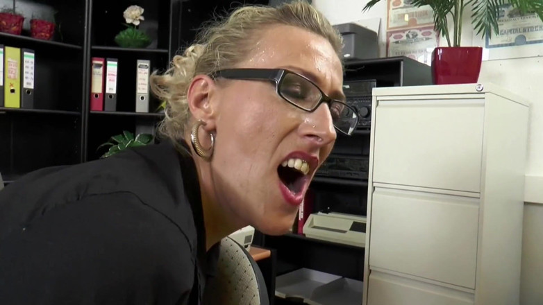 Italian Vintage Porn and MMV Clips: Stunning MILF with big boobs gets anally fucked in secretary...
