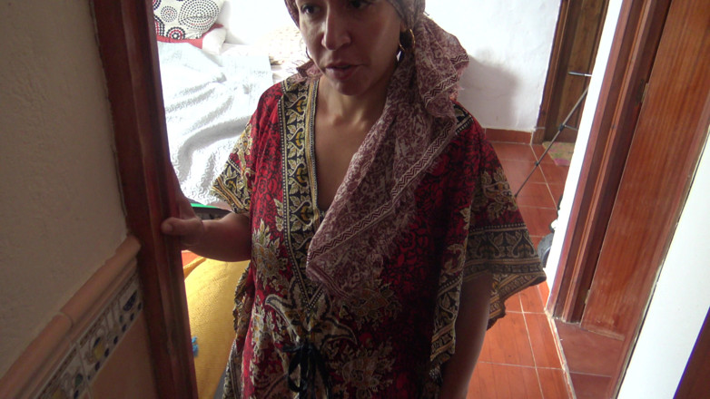 Souzan Halabi: La esposa musulmana turca se sorprende cuando el pervertido estadounidense...