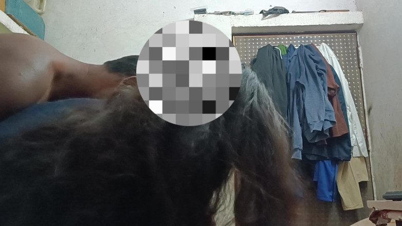 SanskariGirl1: Vysokoškolačka namazaná olejem a její zadek