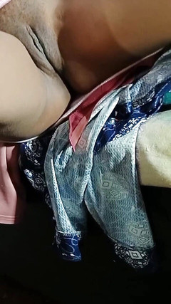 Rakul008: Мій хлопець намагався вставити палець на мою пизду, привіт намагався збудити мене