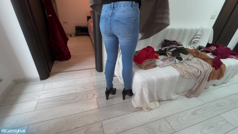 GassyKat: Haunted Housewife Laundry Farts Halloween