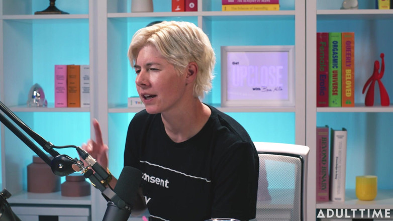 Adult Time Podcast: Lilly Bell Eksibisme, Sexting, &amp; Pemberdayaan | Podcast Khusus Orang Dewasa