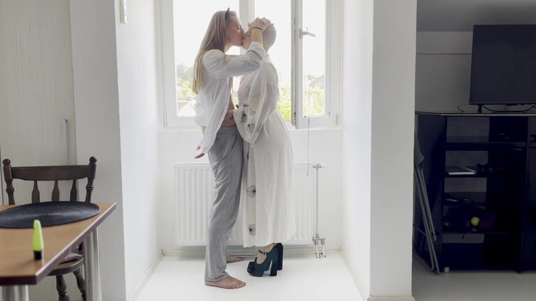 Vilu_and_Mi: Our Real Sex Tape, Our Weird Vibe