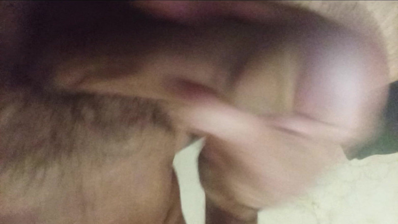 Pandora-DVA: Sappen van een grote mooie masturbatie met lekkage close-up!